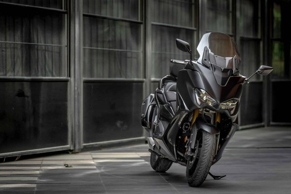 Quelles modifications de performance sont recommandées pour une Suzuki Burgman 650 en ville ?